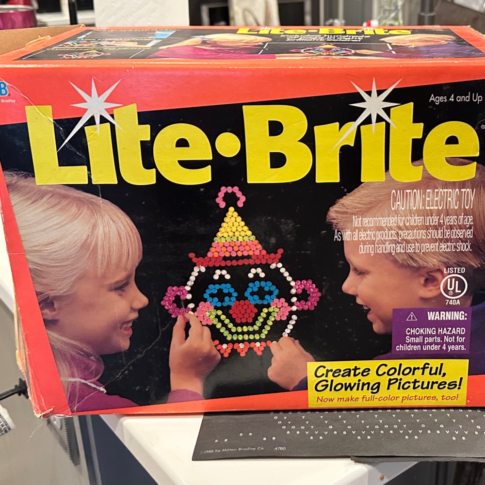 Lite-Brite Colorful Glow Art Toy